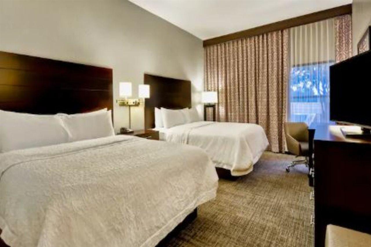 Hampton Inn Starkville Eksteriør bilde