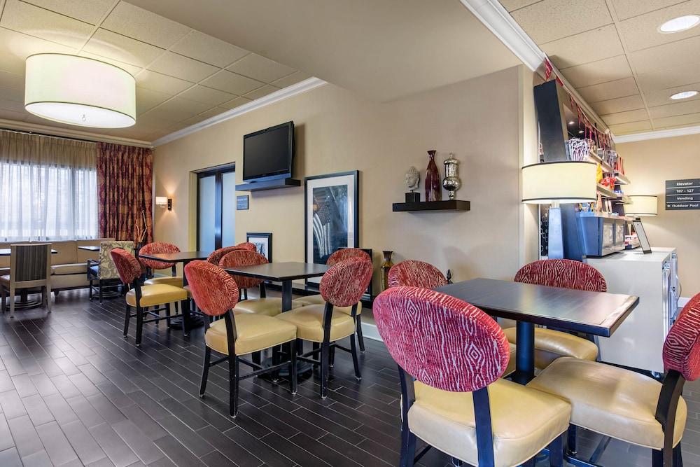 Hampton Inn Starkville Eksteriør bilde