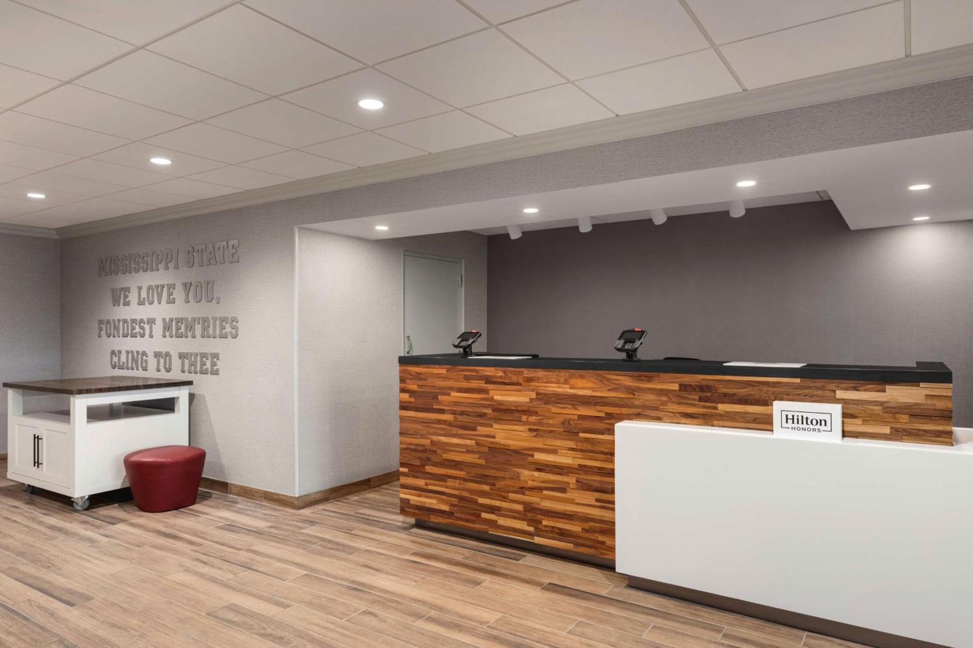 Hampton Inn Starkville Eksteriør bilde