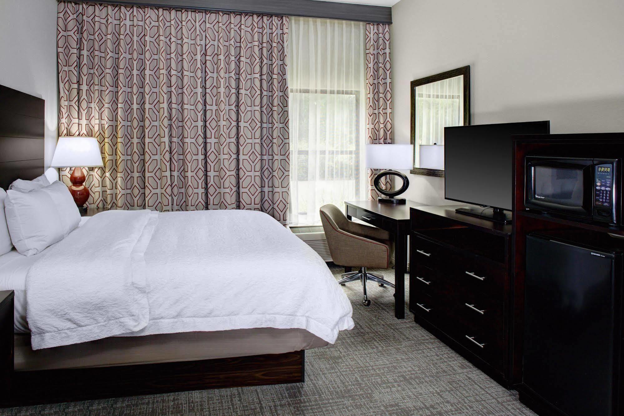 Hampton Inn Starkville Eksteriør bilde