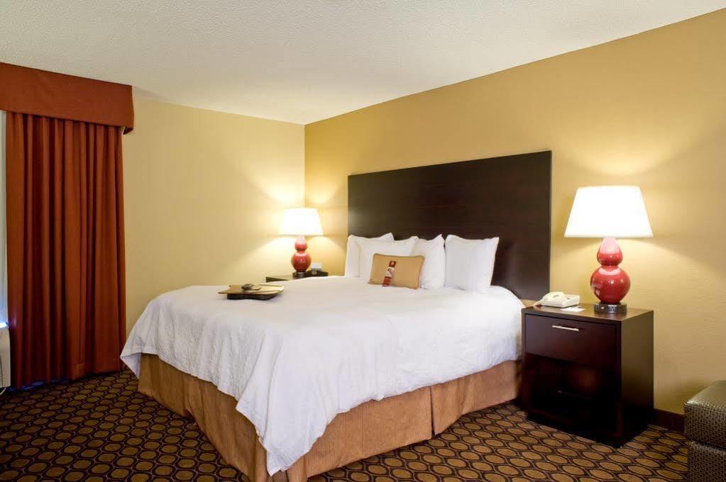 Hampton Inn Starkville Eksteriør bilde