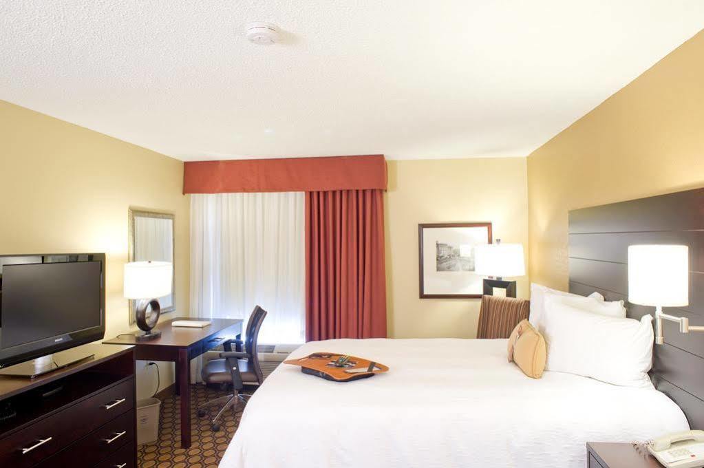 Hampton Inn Starkville Eksteriør bilde